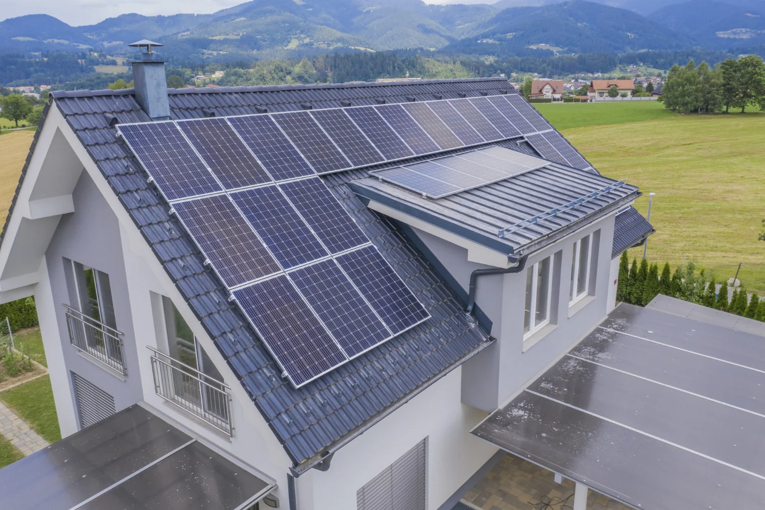 Melhor painel solar para casa: como escolher e economizar na conta de luz