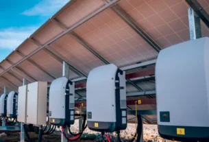 Review inversor solar: escolha o equipamento ideal para seu sistema